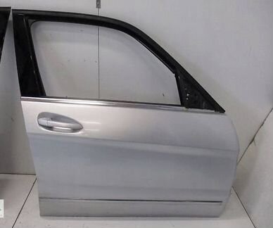W204 передняя правая дверь c180 c200 c204