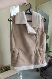 Меховой жилет ostin замшевый