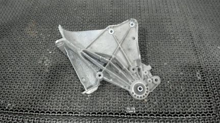 Кронштейн (лапа крепления), Кабины правый Renault