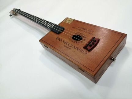 Настоящая cigar box guitar