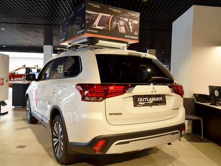 Mitsubishi Outlander 2.0 CVT, 2020