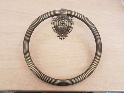 Кольцо для полотенца в ванную комнату