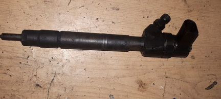Топливная форсунка Мерседес 2.2 дизель