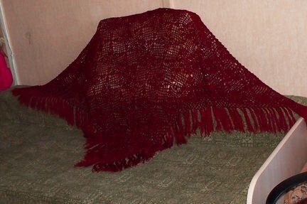 Шикарная шаль новая вишневая