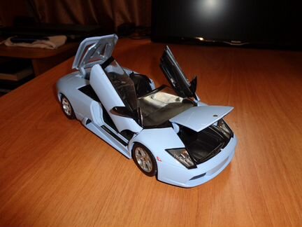 Модель автомобиля Lamborghini Murcielago Roadster