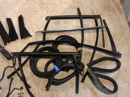 Уплотнительные резинки молдинги Форд куга 2