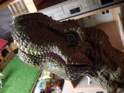 Динозавр огромный 75 см