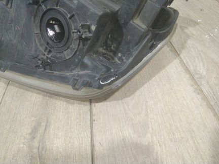 Фара ксенон правая Сузуки Гранд Витара Grand Vitar