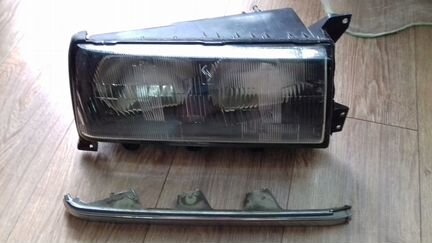 Фара правая на Nissan Skyline кузов R30