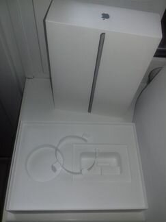 Коробка Apple iPad (7th generation) Wi-Fi 32 Гб
