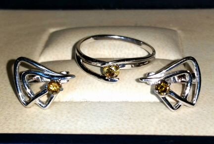 Комплект золотой с бриллиантами