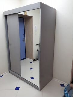 Продаю шкаф и тумбочку под телевизор