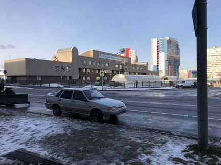 Первая линия с витринами и отдельным входом