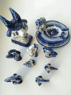 Гжель, пепельница, фигурки