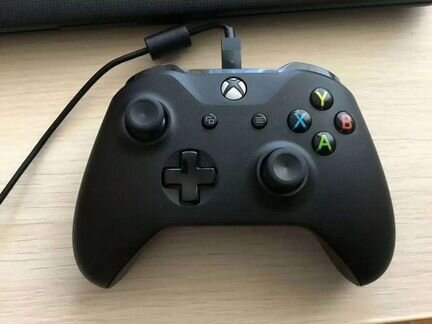 Геймпад Xbox One + кабель для Windows