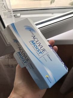 Линзы -1,50 Acuvue moist -1.50