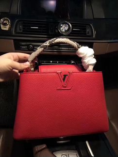 Сумка Louis Vuitton Capucines bb