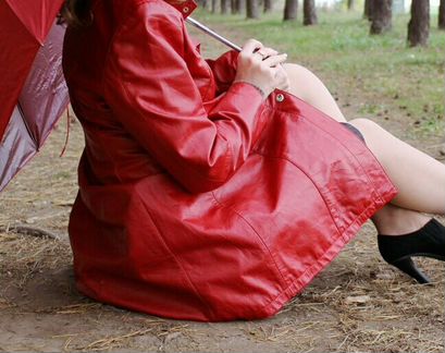 Плащ кожаный б/у,в очень хорошем состоянии