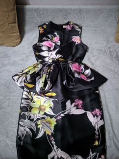 Платье со съемной баской