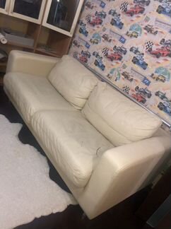 Кожаный диван