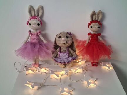 Вязаные зайки ручной работы