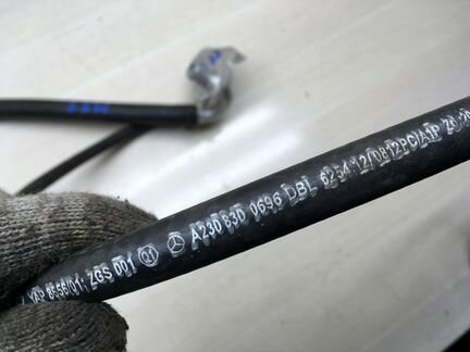 Патрубок отопителя Mercedes W230