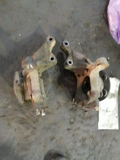 Кулак левой и правой волво хс90 2.9 2.4 2.5