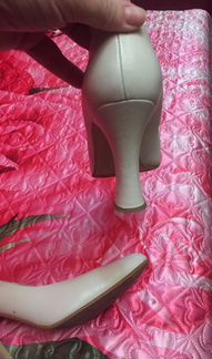 Туфли лодочки на каблуке, р. 38.5