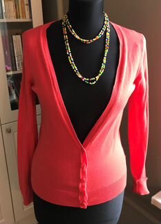 Кардиган кораллового цвета