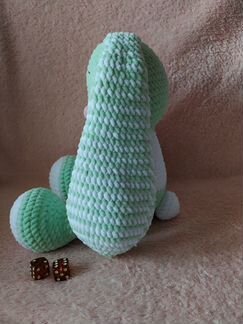 Вязаный плюшевый зайка