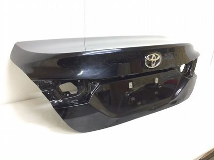 Крышка багажника задняя Toyota Camry V70 2017-2020