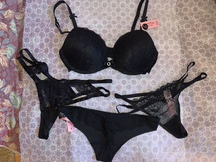 Комплект нижнего белья: бюстгальтер и стринги