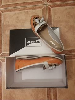 Продам фирменные туфли alba