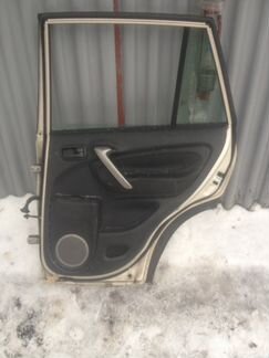 Toyota RAV 4 (00-05) дверь правая задняя