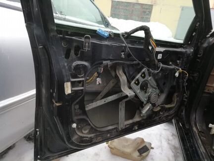 Крайслер 300м водительская дверь