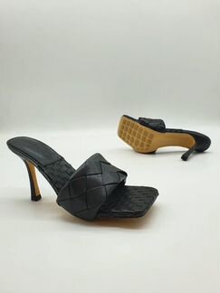 Босоножки bottega veneta мюли с крупным плетением