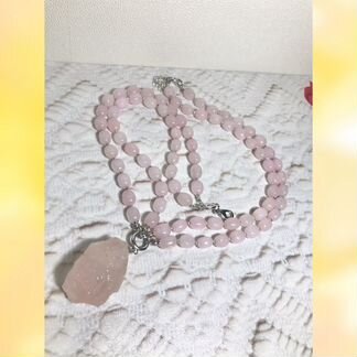 Колье из розового кварца