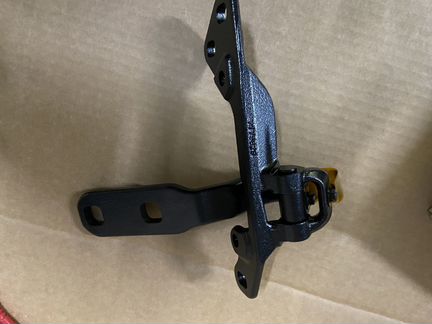 Петля верхней багажной двери 41007202863 BMW