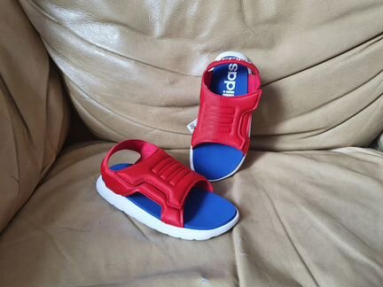 Сандалии Adidas новые детские 27 р