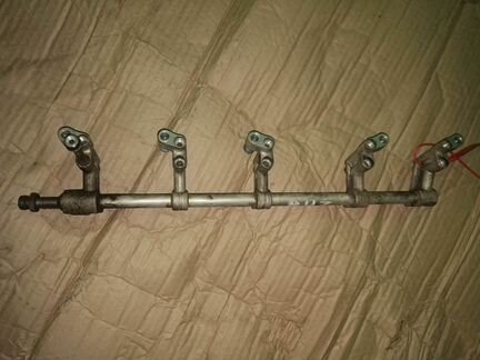 Топливная рампа Фольксваген Транспортер T5 2.5TDI