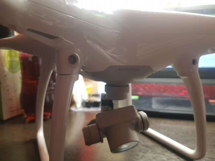 Квадрокоптер dji phantom 4
