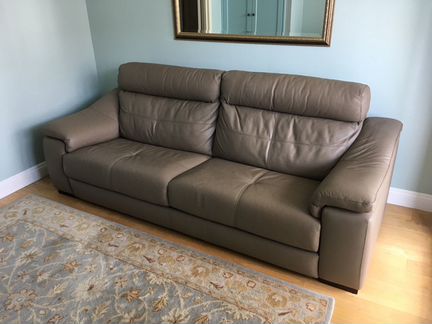 Кожаный диван