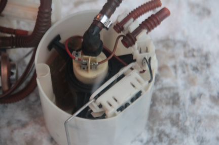 Mercedes w219 cls бензонасос