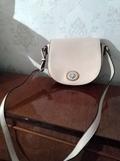 Бежевая маленькая сумка