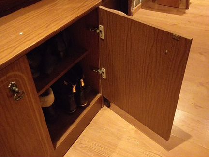 Трюмо- прихожая приличная