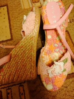 Босоножки женские на танкетке 37 размер