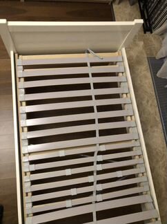 Кровать Икеа с матрасом и реечным дном