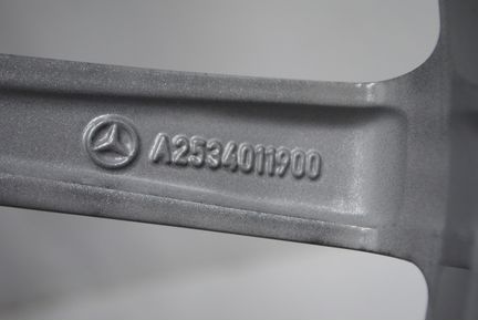 Литые диски R20 с резиной 255/45 Mercedes