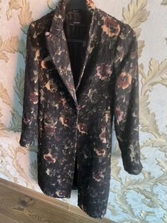 Пальто Zara, кофта Isabel Marant