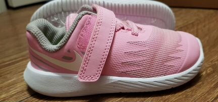 Кроссовки Nike для девочки